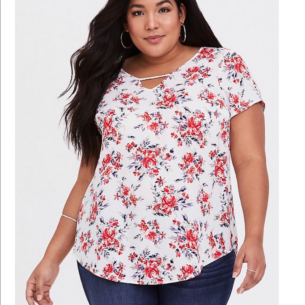 Torrid white keyhole tunic with red flowers